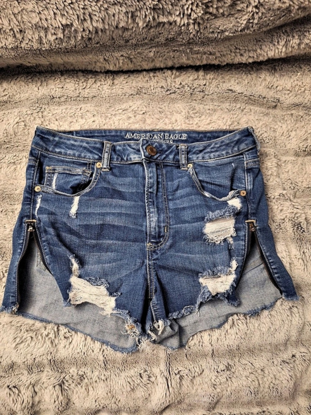 Unique American Eagle Super High Rise Shortie with Side Zippers Jean Shorts